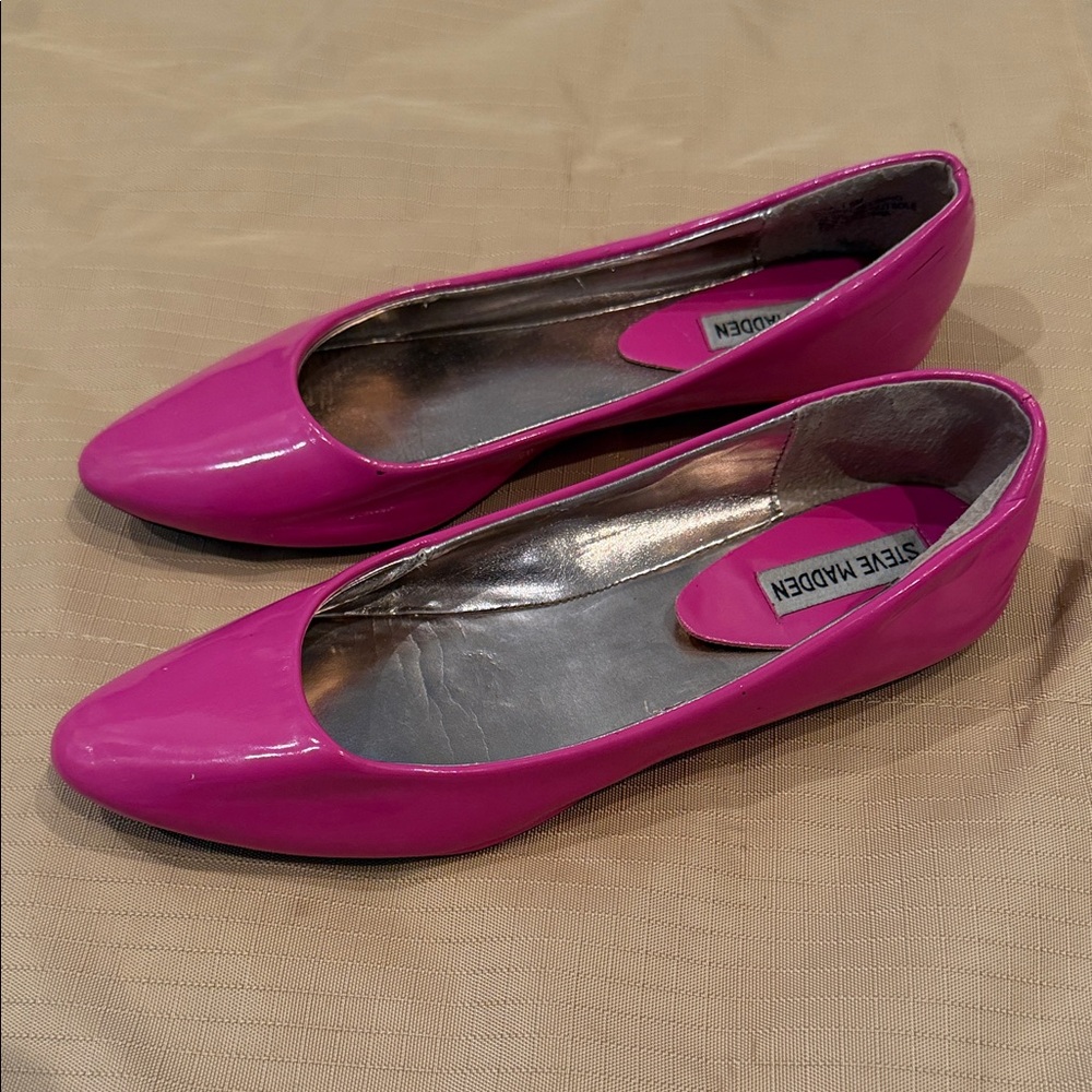 Steve Madden Fuscia Patent Leather Flats